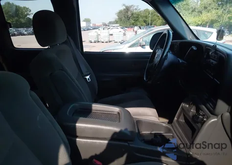 2005 Chevrolet Silverado 1500 Z71 from USA, damaged, VIN 1GCEK19B85E170983